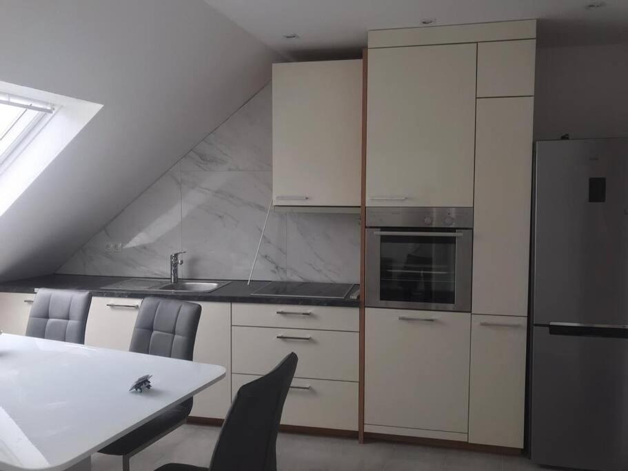 B01 Apartment Between Cologne & Bonn With Nature Access Troisdorf Eksteriør billede
